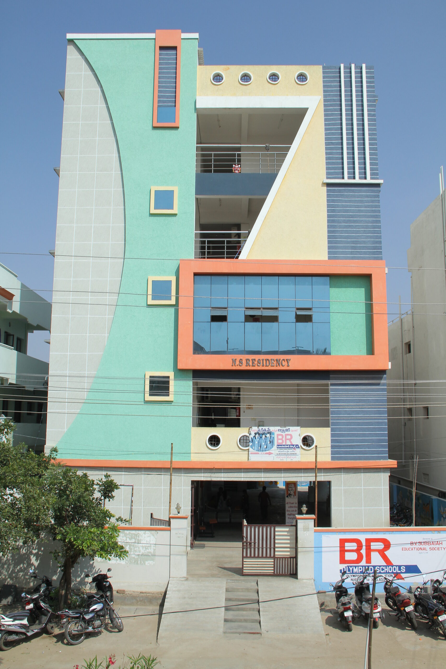 01 SCHOOL BUILDING scaled